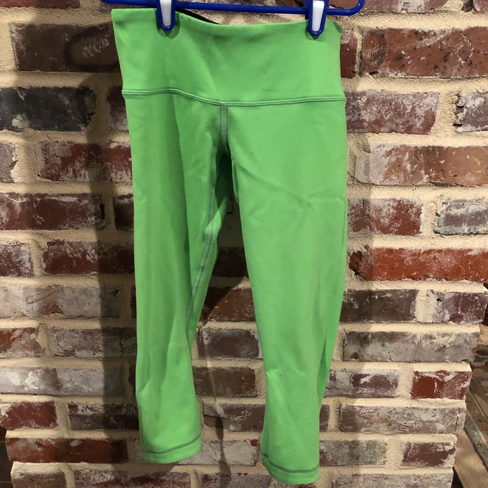 Lululemon Reversible Crops Size 2